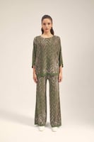 بلوزة محبوكة مزينة بنقوش