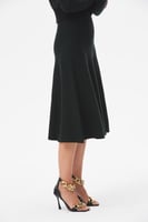 تنورة كلوش بنقوش متعرجة