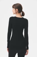 بلوزة بيسك بأكمام طويلة