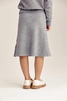 تنورة محبوكة مزينة باللؤلؤ