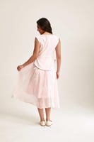 فستان بقصة بيبلوم مزين بالخرز