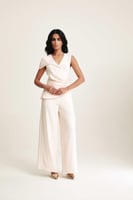 بلوزة بكم واحد مزين بالخرز