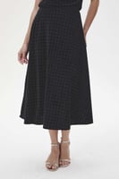 تنورة مخمل بقصة كلوش