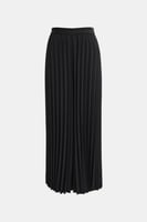 بنطلون بليسيه بقصة اسعة