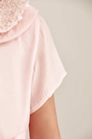 بلوزة بياقة ترتر شكل فيونكة