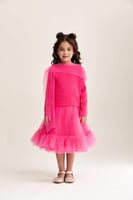 بلوزة بربطة من التول