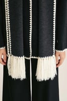 جاكيت مع وشاح بشراشيب