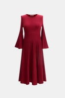 فستان محبوك بأكمام جرس