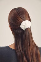 ربطة شعر فرو