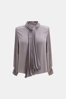 بلوزة بياقة بربطة بليسيه