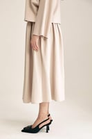 تنورة واسعة بخصر مطاطي