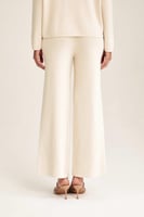 بنطلون واسع بخصر مطاطي