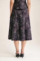 تنورة بطبعة جلد النمر