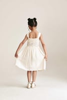 فستان بتفاصيل كروشية