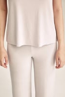 بلوزة بلا أكمام