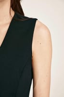 جاكيت بلا أكمام