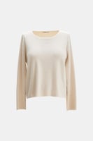 بلوزة بتفاصيل لامعة