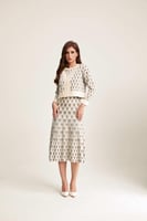 تنورة بنقوش هندسية