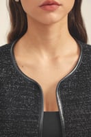 جاكيت تويد بقصة مفتوحة