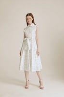 فستان مورد بلا أكمام