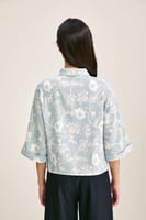 قميص مورد بأكمام متوسطة