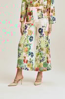 بنطلون مورد بقصة واسعة