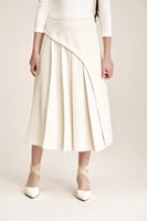 تنورة بطبقتين وكسرات