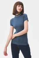 بلوزة بيسك بأكمام قصيرة