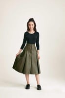 تنورة جلد بجيوب