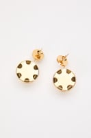 حلق متدلي بتصميم كروي