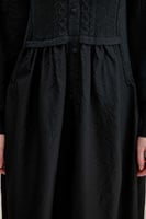 فستان بأزرار وأكمام بالون