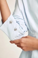 بلوزة لف مزينة بكسرات