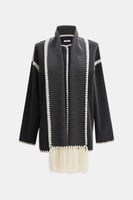 جاكيت مع وشاح بشراشيب