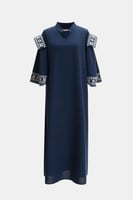 جلابية بأكتاف بارزة ومٌطرزة