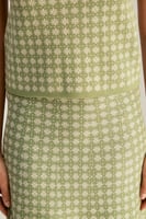 بلوزة موردة بأكمام قصيرة