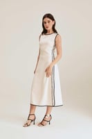 فستان بلا أكمام مطبع