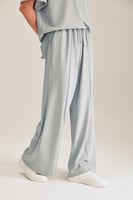 بنطلون بخصر مطاطي