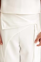 بلوزة مٌطرزة بالترتر اللامع