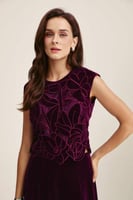 بلوزة مخمل مُطرزة