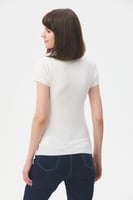 بلوزة بيسك بأكمام قصيرة