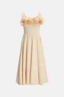 فستان بحمالات بورود بارزة