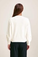 كنزة بورود بتفاصيل براقة