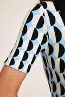 فستان بنقوش هندسية