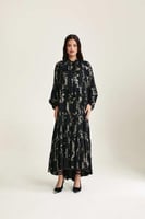 فستان مورد بياقة بربطة