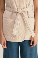 جاكيت مبطن بأكمام قصيرة