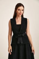 جاكيت بلا أكمام بحزام ربط