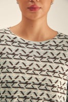 بلوزة محبوكة مزينة بنقوش