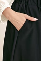 تنورة بجيوب بخصر مطاطي