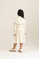 فستان بتفاصيل كشكش