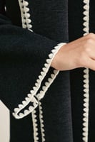 جاكيت مع وشاح بشراشيب